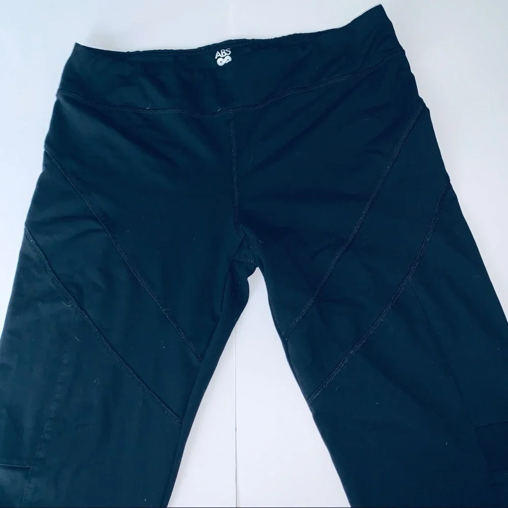 Abs mesh cut out athletic leggings size large